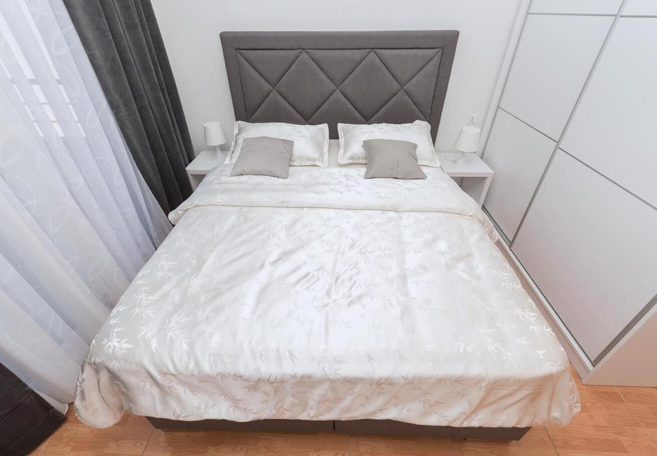 Apartments Ivi - 100 M From Pebble Beach ตราสนิสเซ ภายนอก รูปภาพ