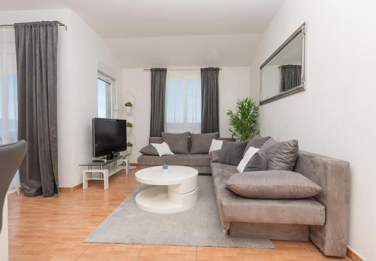 Apartments Ivi - 100 M From Pebble Beach ตราสนิสเซ ภายนอก รูปภาพ