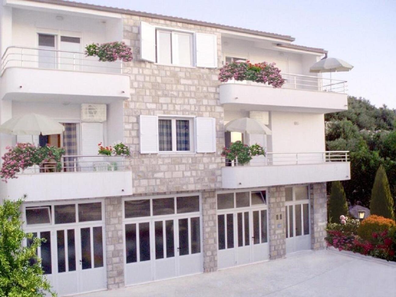 Apartments Ivi - 100 M From Pebble Beach ตราสนิสเซ ภายนอก รูปภาพ